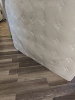 Twin size mattress with metal frame