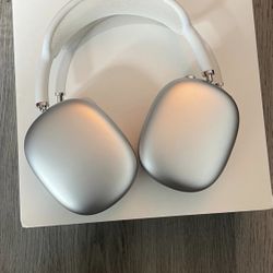 Apple AirPods Max in Silver