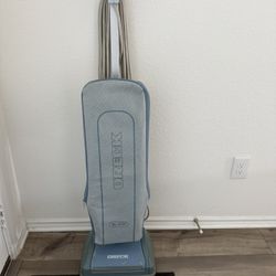 ORECK XL Vacuum Cleaner 