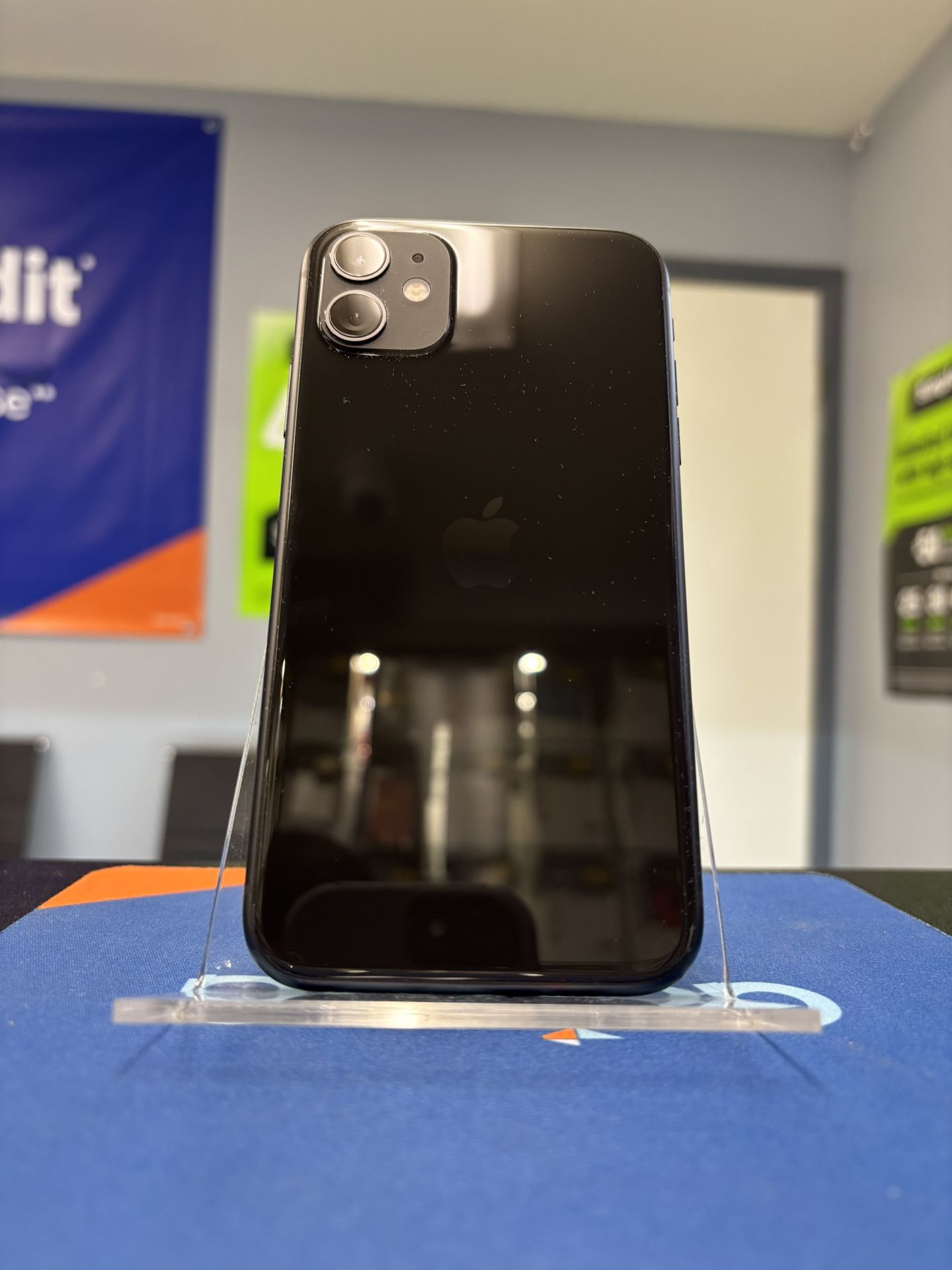Apple iPhone 11 64Gb Factory Unlocked