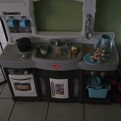 Kids Play Kitchen