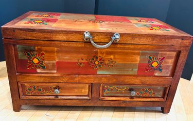 Vintage Boho Folk Art Coffee Table Storage Chest Lift Top Trunk w Drawers