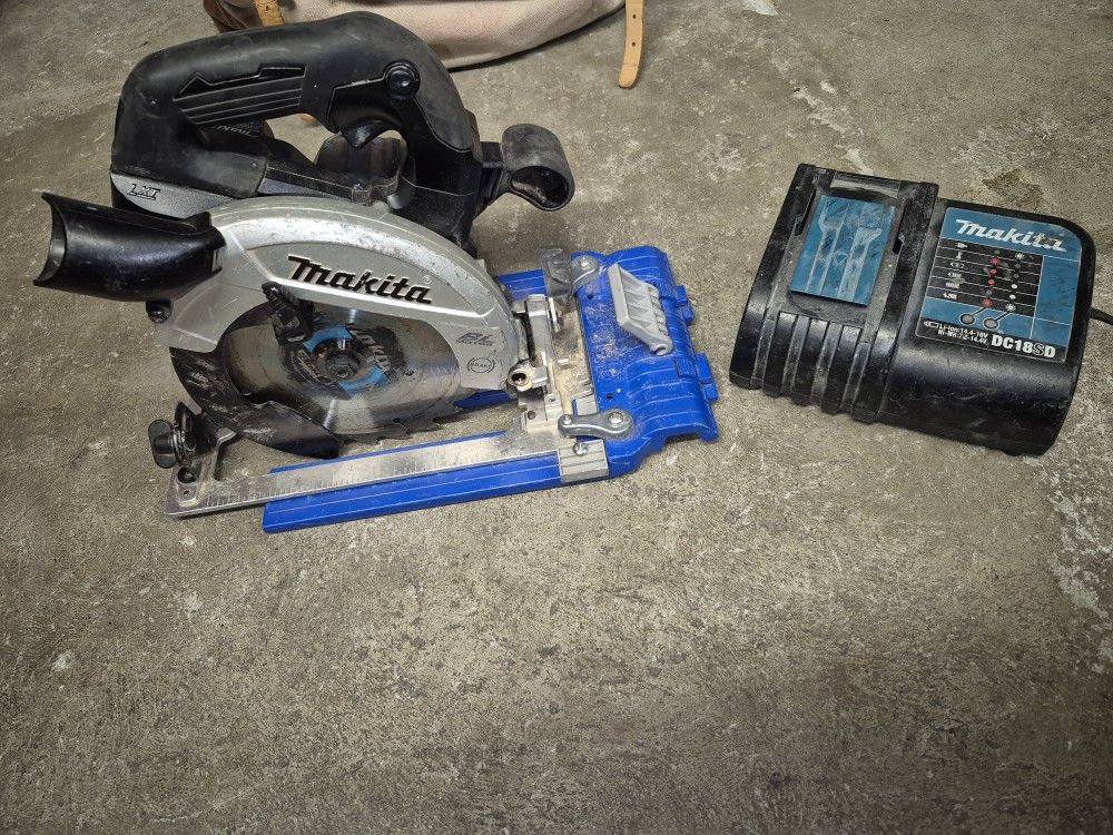 18 Volts Makita Circular Saw For Sale Works Strong Battery And Charger Include 