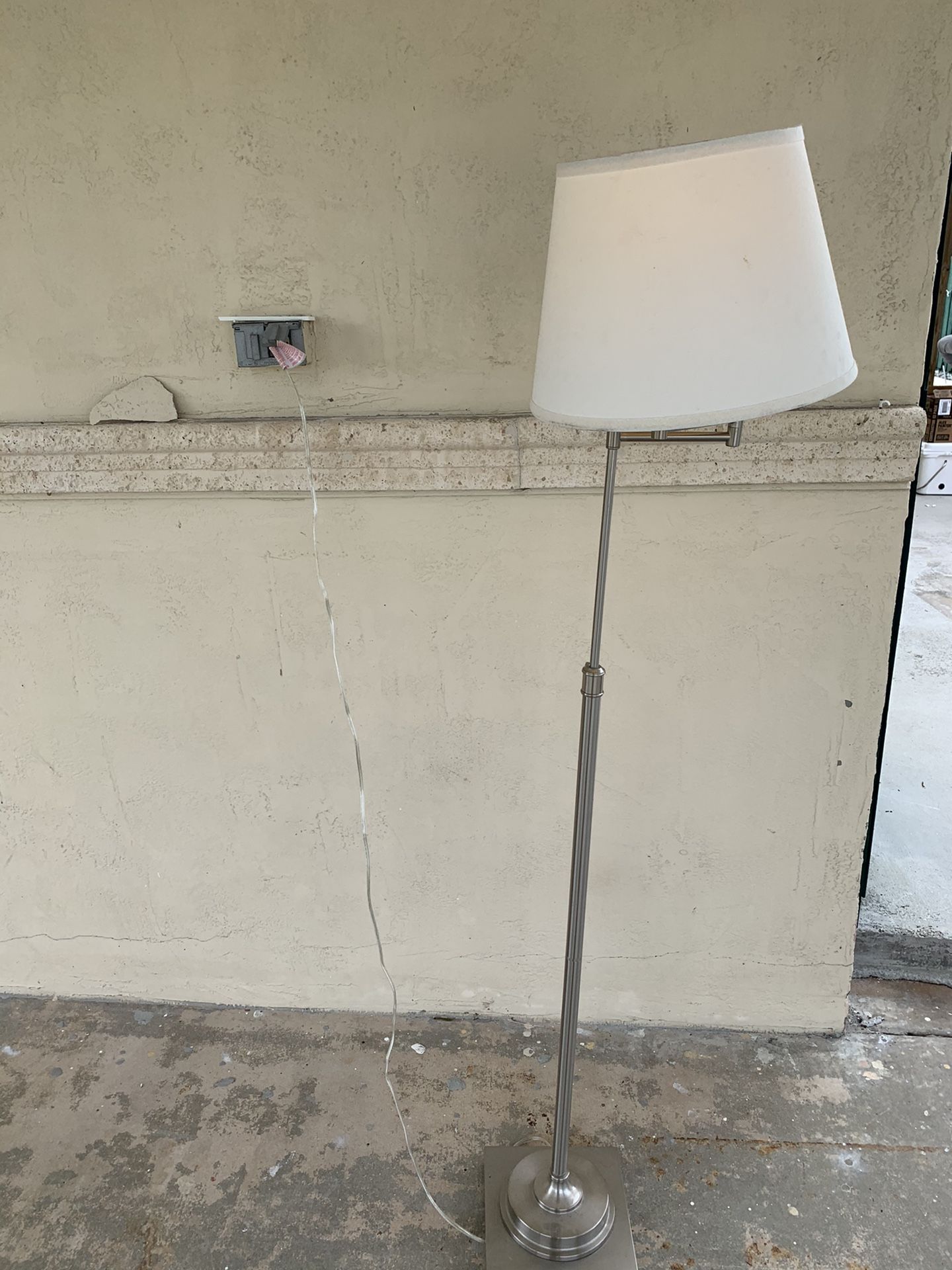 Floor lamp