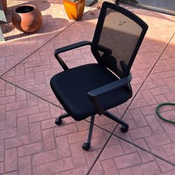 NEW Amazon Basics Mesh Mid-Back Adjustable-Height 360-Degree Swivel Office Desk Chair, Black 