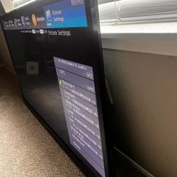 Sharp AQUOS LC-52LE640U 