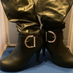 Dream Pairs women's knee-high stiletto boots with a decorative buckle. Size 7 1/2