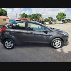 Ford Fiesta Hatchback SE
