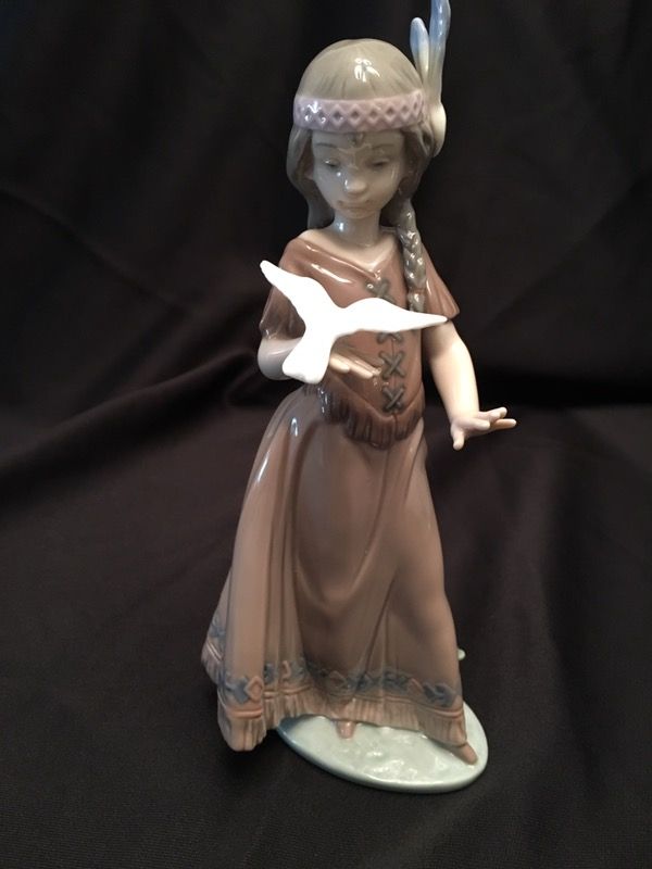 LLADRO AMERICAN LOVE #6153 Figurine