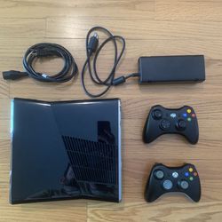 Xbox 360 Bundle, 2 Controllers, Headset, Ton Of Games