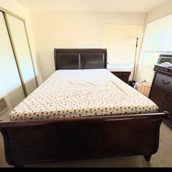 Queen Bedroom Set 