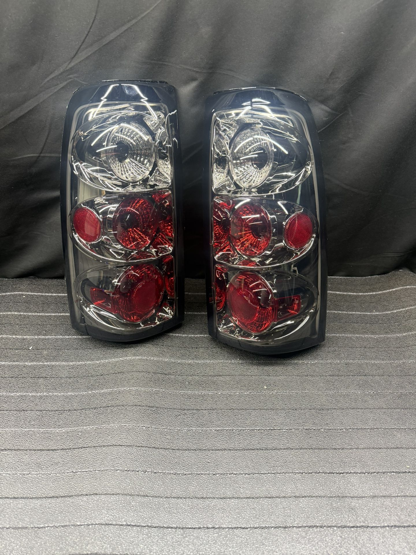 99 - 2006 Chevy Silverado / GMC Sierra Tail Lights Smoke NEW