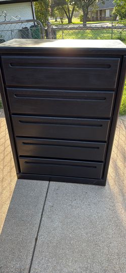 2/ Oakwood Black Chester Drawers