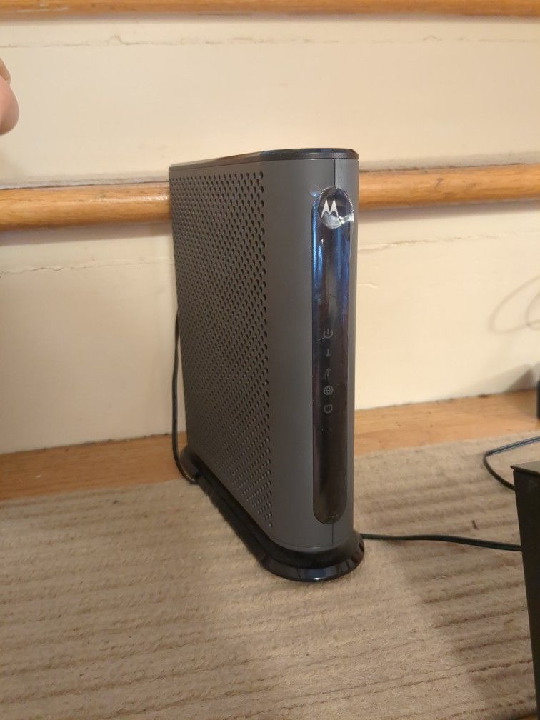 Motorola - MB7220 8x4 DOCSIS 3.0 Cable Modem 343 Mbps - Gray - Best Buy