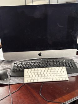 Apple Desk Top Computer