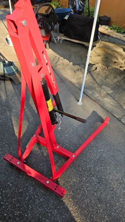 Engine lift