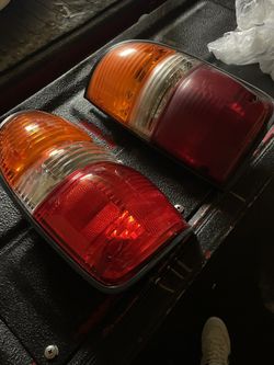 01-04 Tacoma Taillights