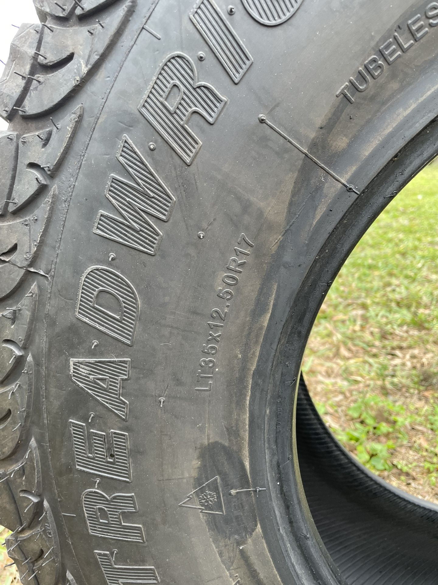 35x12.5R17 A/T