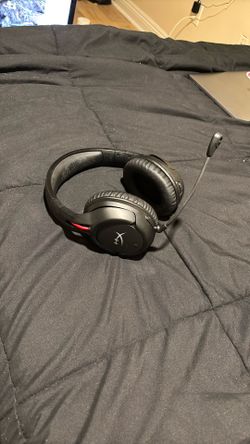 HyperX Cloud Flight, Wireless Gaming Headset (Black-Red)