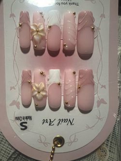 Press on nails