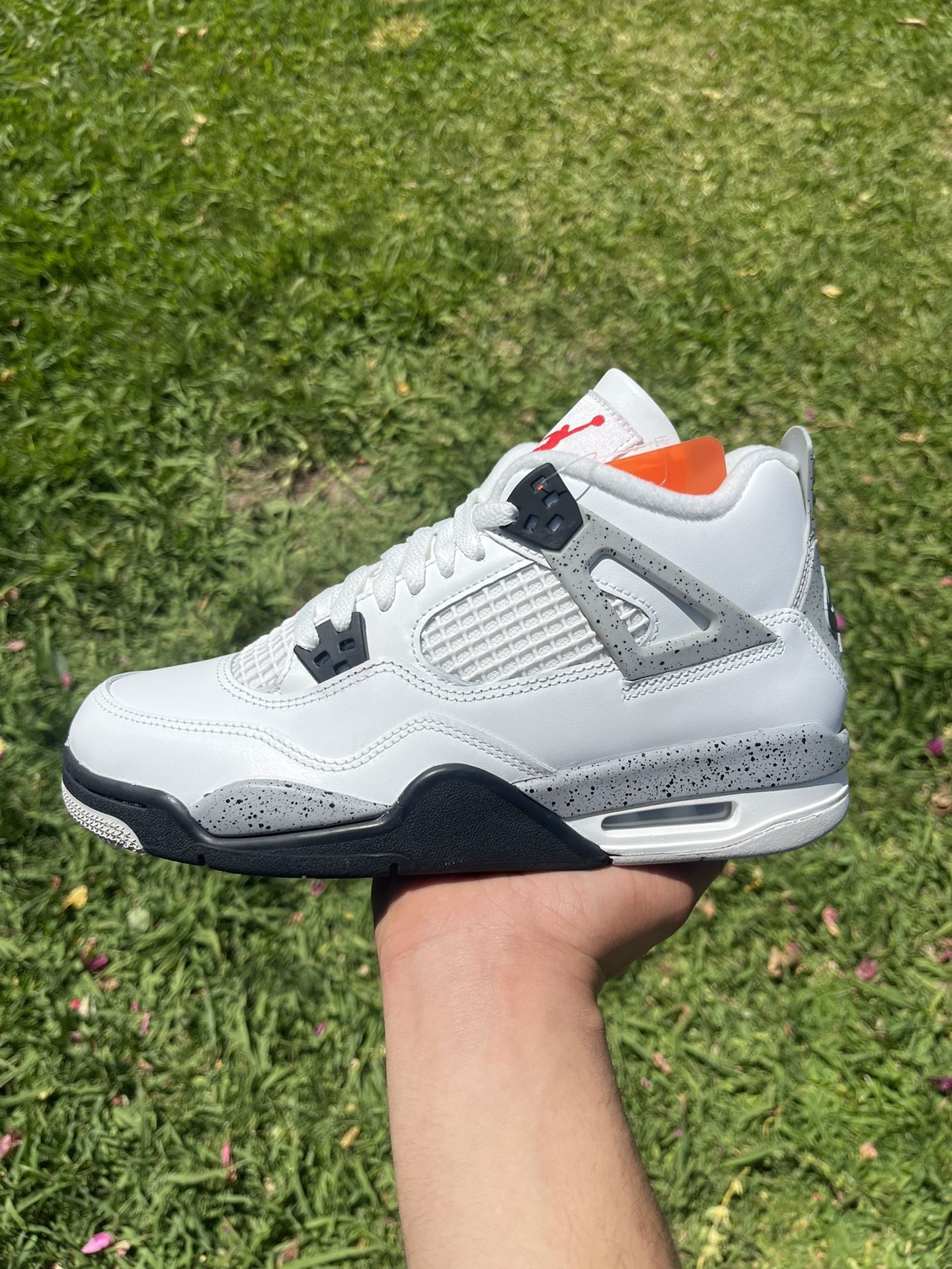 Jordan 4 ‘White Cement’