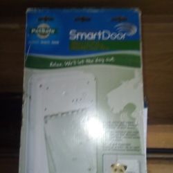 PetSafe Smart Door Small 4 To 15 Lb Completely New In The Box