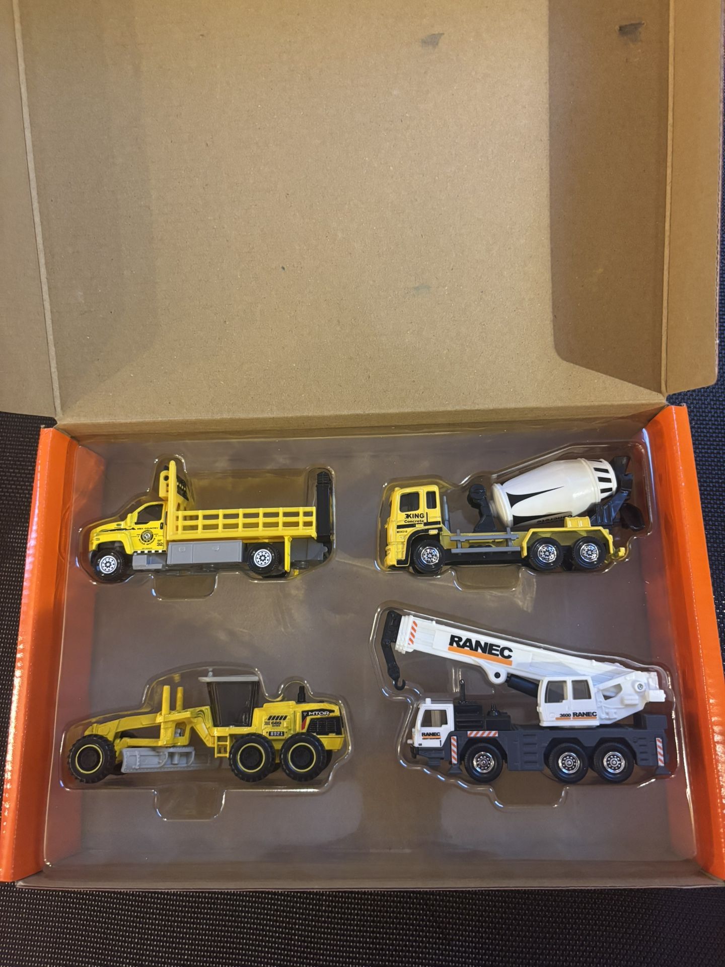 MatchBox Working Rigs Set of 4 Mobile Crane Cement King Road Grader Attenuator
