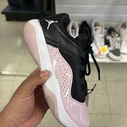 JORDAN SHOES - SZ 6