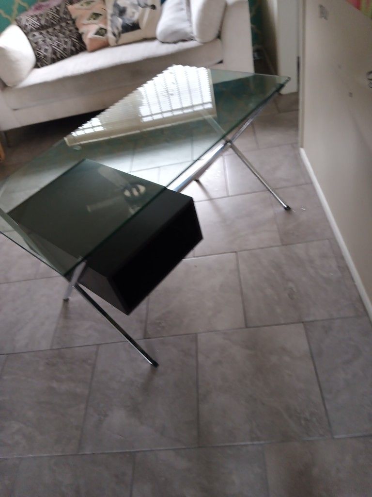 Knoll Table Desk Glass top Two Sided Office equipment & Supplies