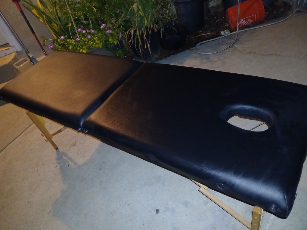 Foldable Massage Table 