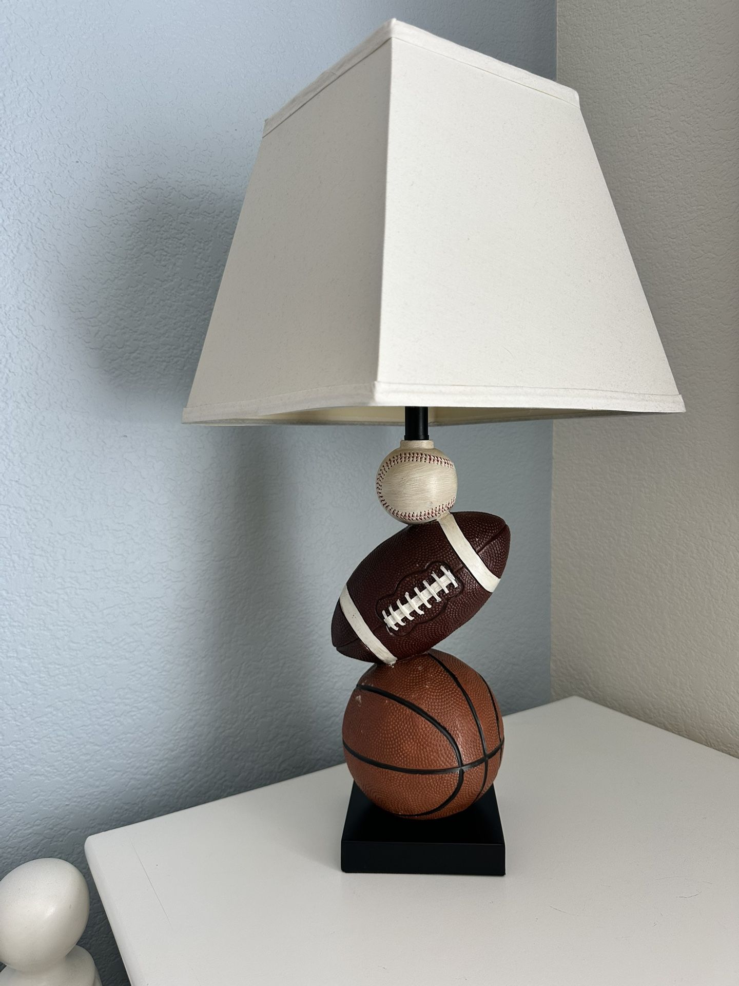 Sports table lamp