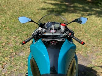 2021 KAWASAKI NINJA ZX-6R for Sale in Sunny Isles Beach, FL - OfferUp