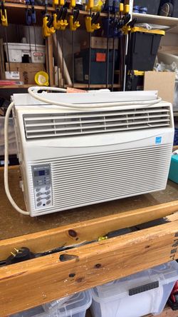 Sharp 8000 BTU A/C unit for window