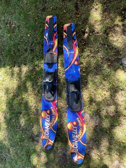 Water skis