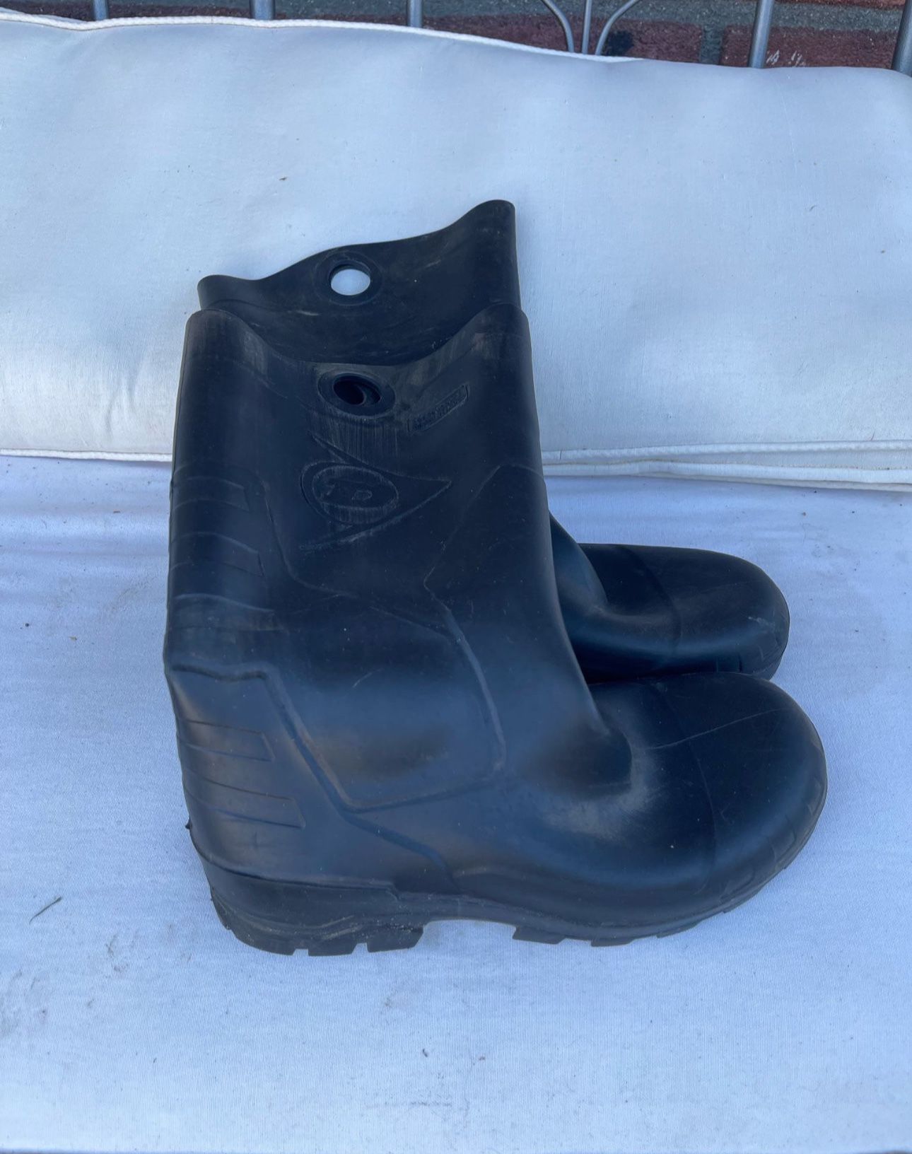 Rain boots Size 5