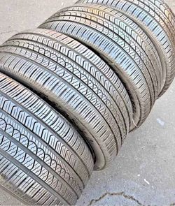 225/65/17 pirelli vendo un set de llantas usadas excelente condiciones de vida las 4 ✅🤩I am selling a set of used tires, all 4 in excellent living co