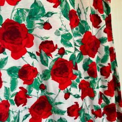 LuLaRoe XL Stretchy White Large 🌹 Red Roses ($55)