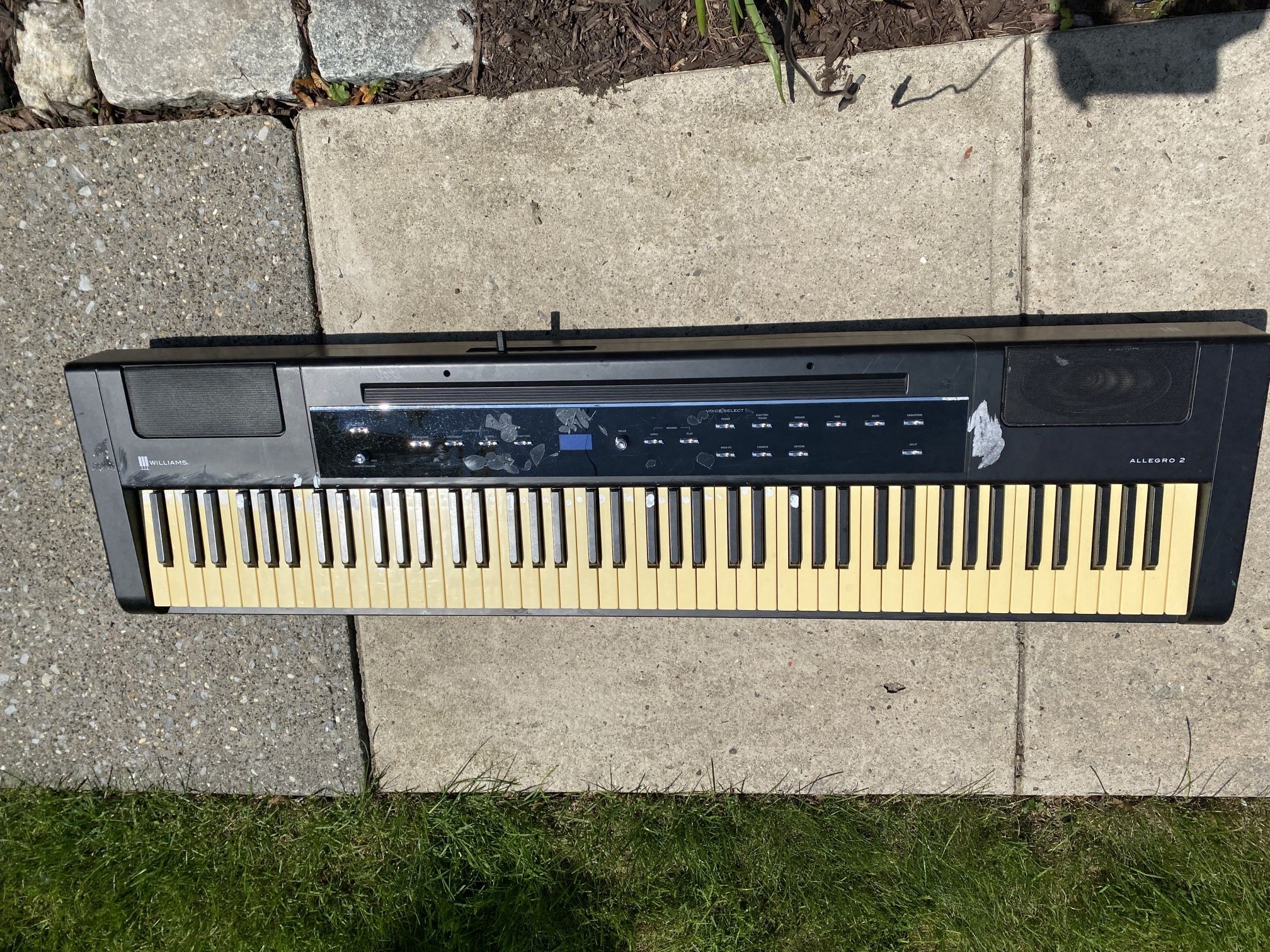 Williams Allegro 2 88 Key Digital Electronic Keyboard / Piano Works fine.