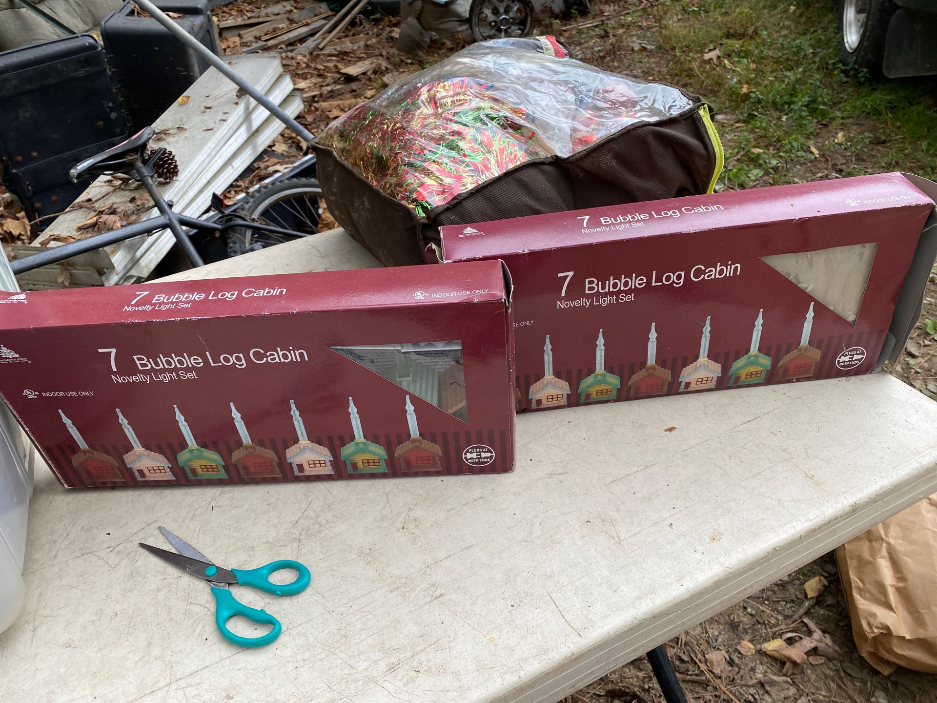 Log cabin bubble lights