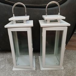 Set of 2 😊 18 inch White Metal Table Lantern. Indoor or outdoor