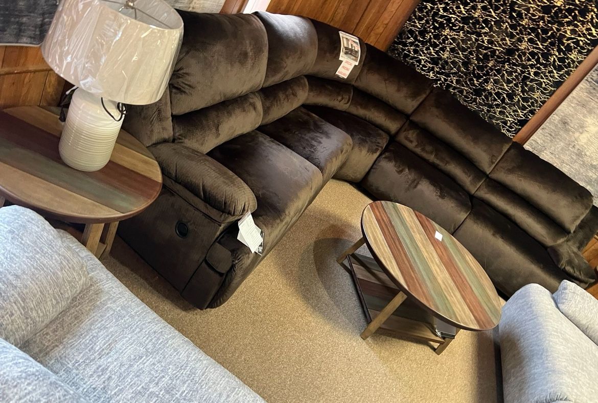 Stunning Stylish Reclining Sectional!