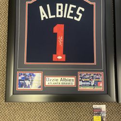 🚨Atlanta Braves Ozzie Albies Signed Jersey Framed 