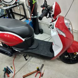 SYM Mio scooter