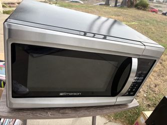 Emerson Stainless Steel Countertop Microwave