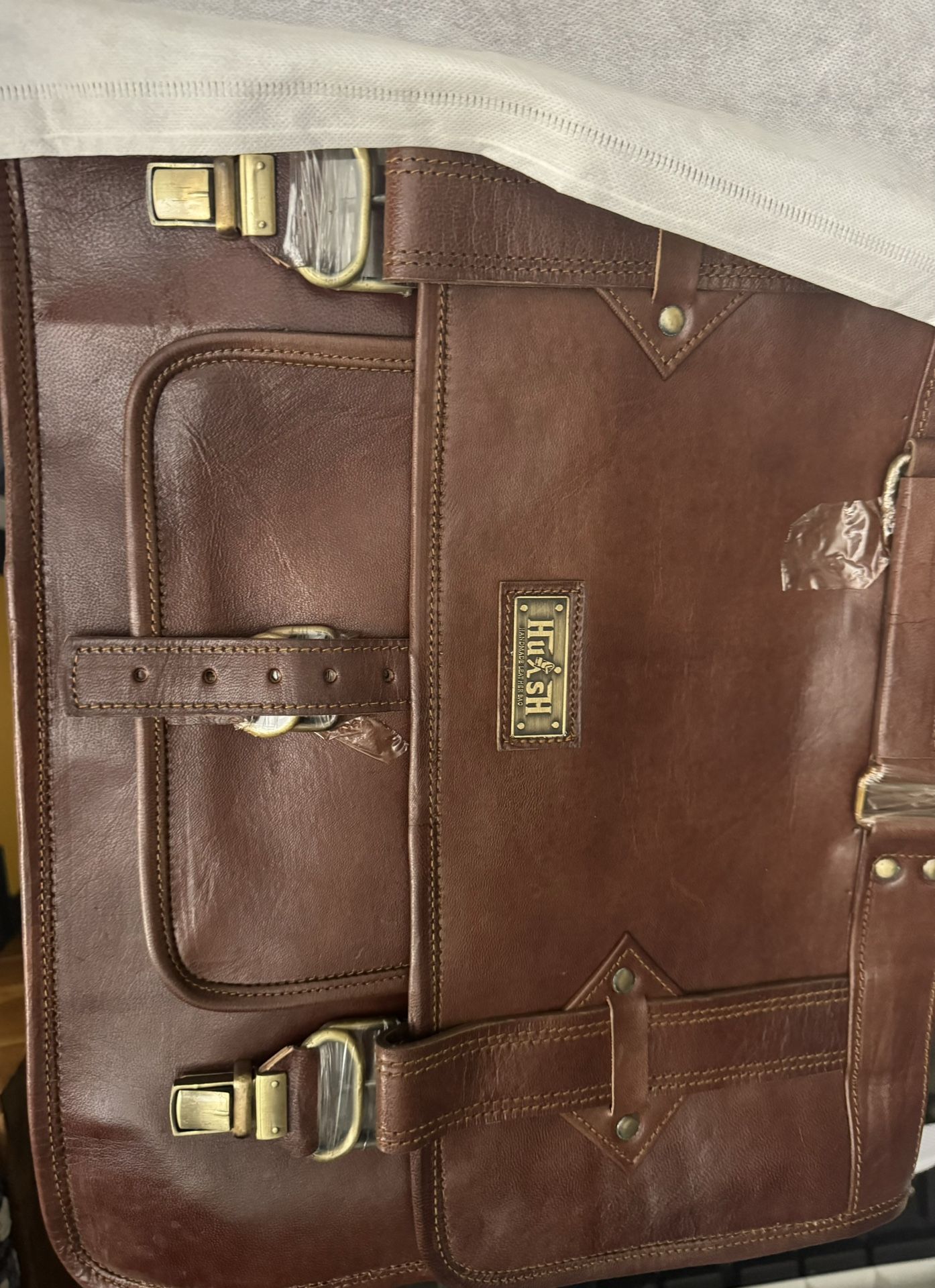 Hulsh Leather Messenger Bag