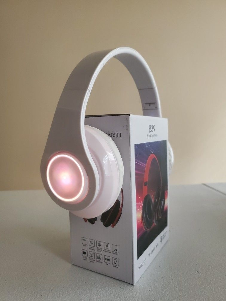 Wireless bluetooth headphones W Light