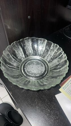 Vintage Anchor Hocking Country Estate Serving Bowl 10” Sunflower Clear Textured