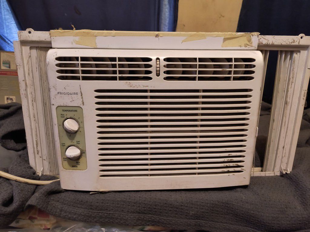  Window Air Conditioner Frigidaire Brand.  Used. Price Negotiable