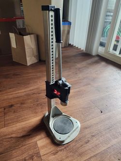 Benchtop Bottle Capper