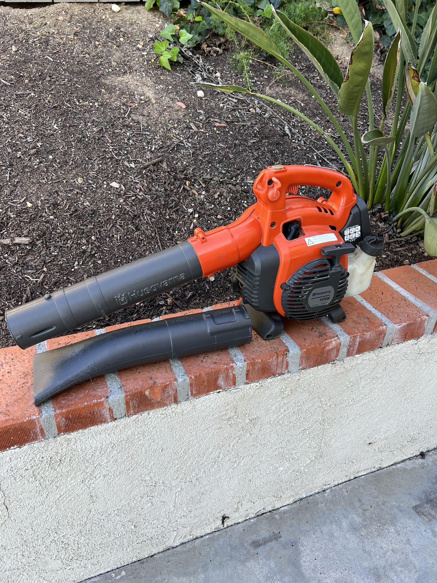 Husqvarna Gas Leaf Blower